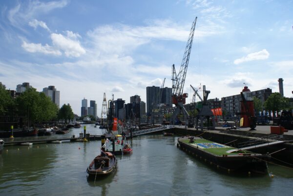 Wijnhaven en Leuvehaven, Rotterdam, Plein 1940.