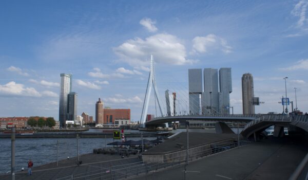 Wilhelminapier, Maastoren, Rotterdamse skyline.