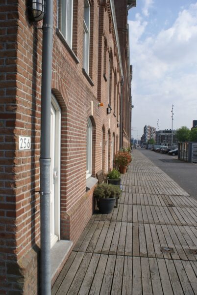 Woningen in voormalig pakhuis aan de Silodam.