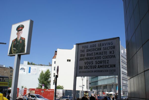 Checkpoint Charlie: bord 