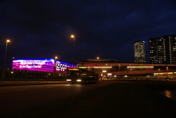 Ziggo Dome in Amsterdam Zuid-Oost 's avonds.