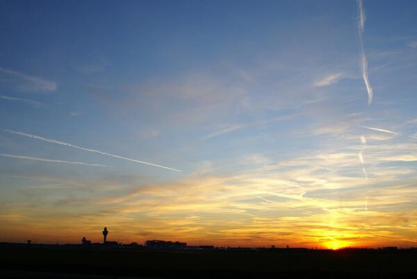 Zonsondergang Schiphol, vastgelegd met Alpha 100.