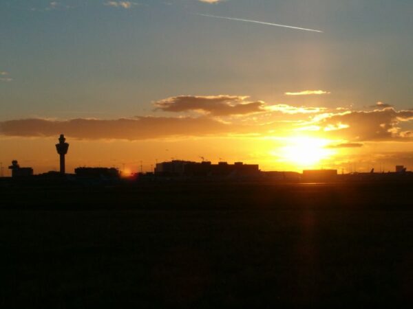 Zonsondergang Schiphol Noord, november 2005.