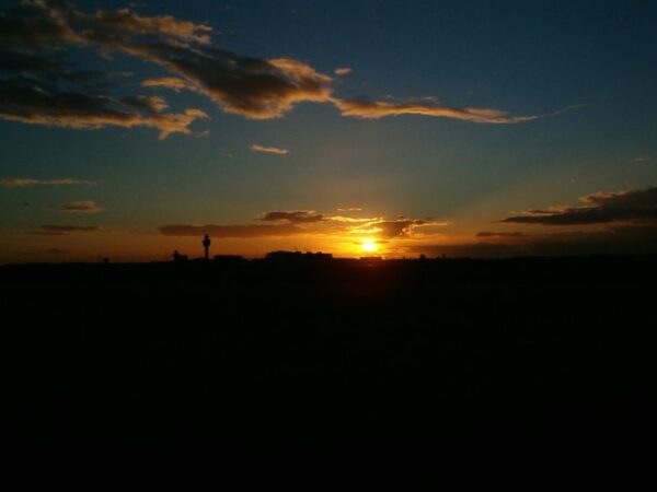 Zonsondergang Schiphol Noord, november 2005.