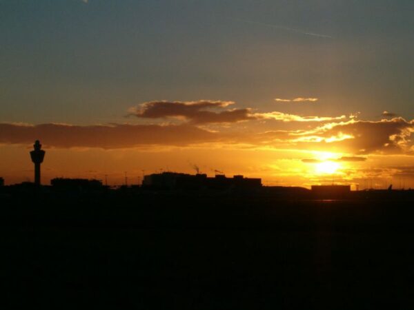 Zonsondergang Schiphol Noord, november 2005.