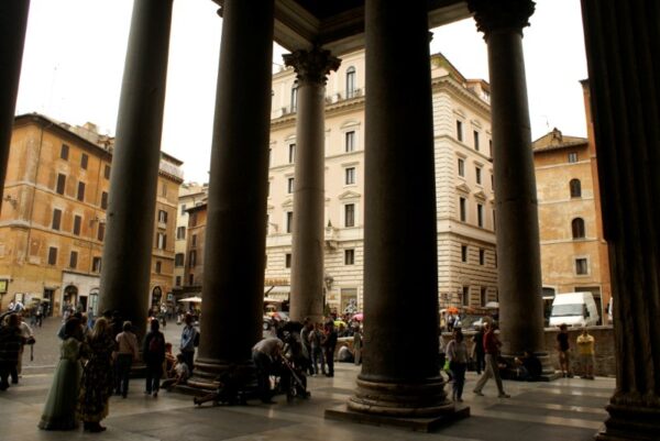 Pantheon, ingang, Rome.